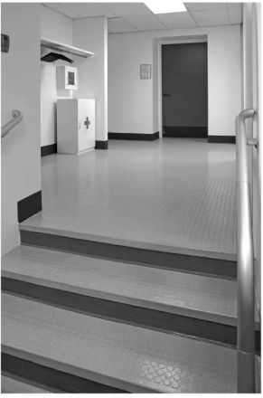 The 820R shown in a hospital setting